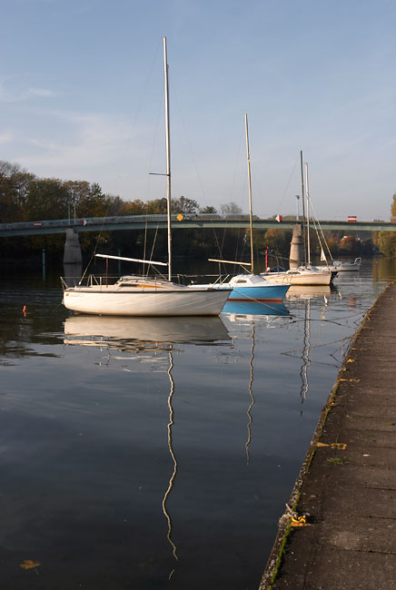 Sail boats on the Marne