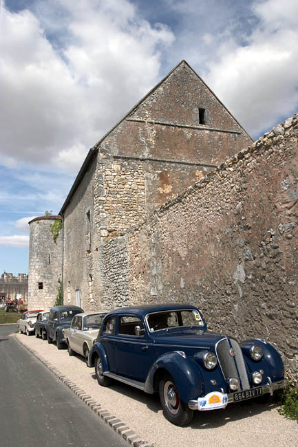 Voitures anciennes à Provins