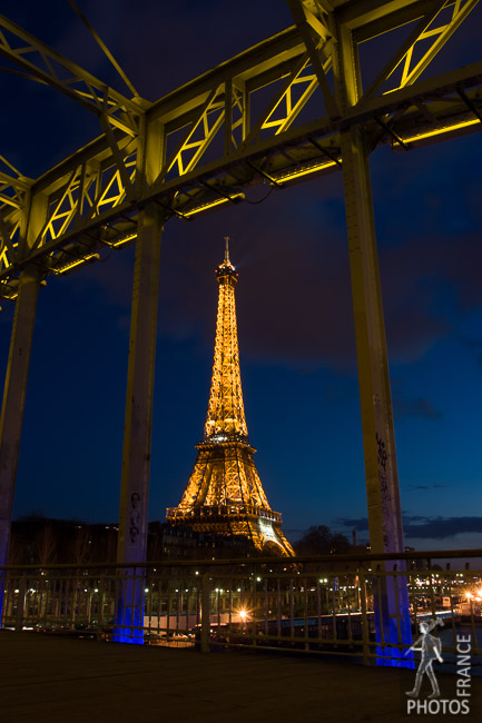 Eiffel tower seen from the passerelle Debilly