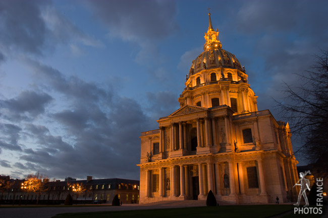 Invalides at night