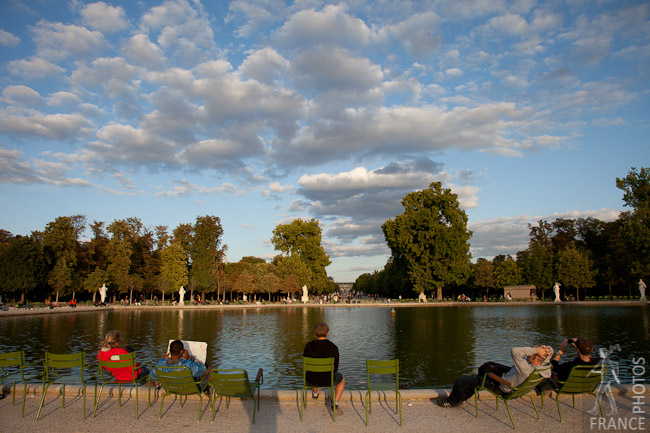 Idling in the Tuileries